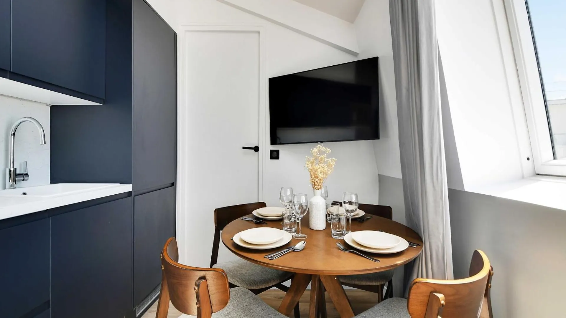 Intimate Apartment - 1Br 4P - Ste Marguerite Paris